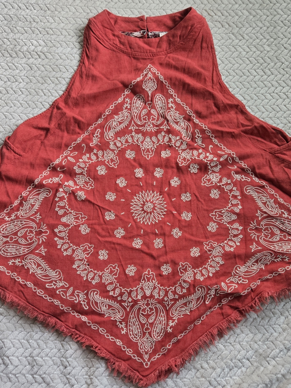 Umgee Western Red Paisley Bandana Diamond Front Fray Tank Top Medium